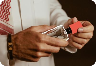 La storia del profumo: il viaggio delle essenze dall'antichità a oggi La storia del profumo: il viaggio delle essenze dall'antichità a oggi