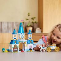 LEGO® │ Disney Princess 43275 Castello e carrozza di Cenerentola (1)