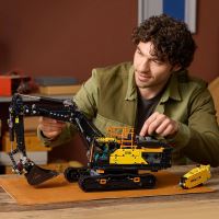 LEGO® Technic 42215 Escavatore Volvo EC500 Hybrid (1)